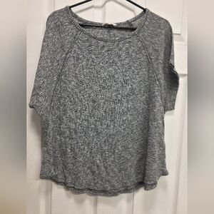 Womens Amaryllis Heathered Gray Short Sleeve Top